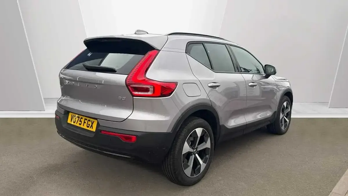 New Volvo XC40 Plus 2025 Silver SUV