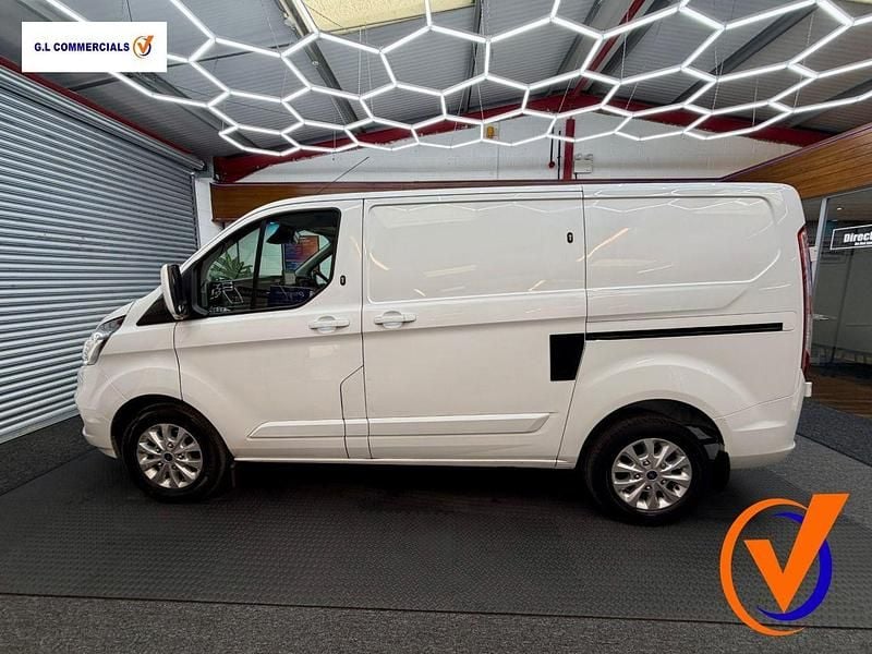 Used Ford Transit Custom Limited 130 HP (95 kW) 2021 White Van