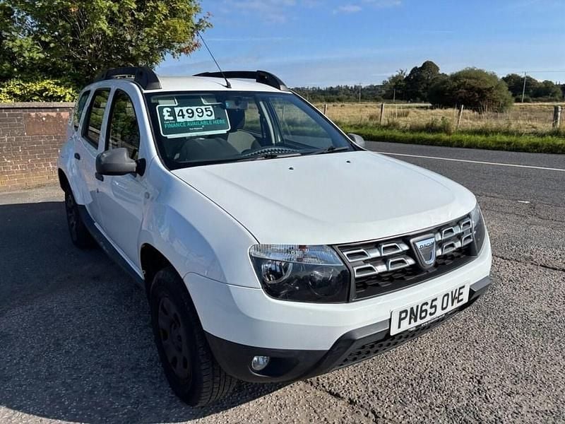 White Used 2015 Dacia Duster Ambiance SUV | £4,995 (Fair price) - Image 1/4