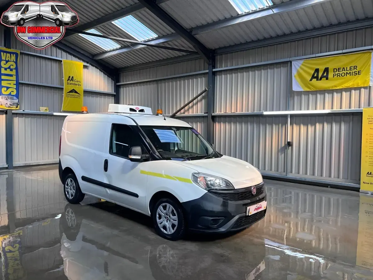 Used Fiat Doblò 90 HP (66 kW) 2015 White MPV