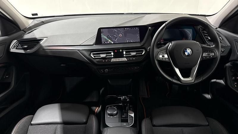 Used BMW 118 Sport Line 134 HP (98 kW) 2023 Black Hatchback