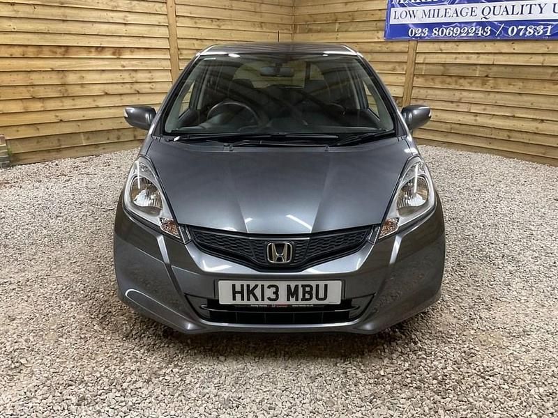 Used Honda Jazz ES 99 HP (72 kW) 2013 Grey Hatchback