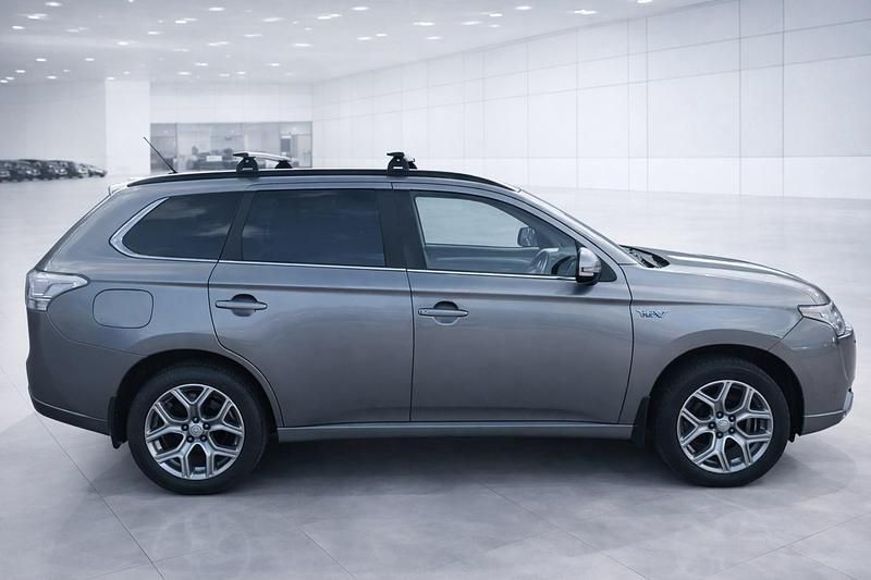 Used Mitsubishi Outlander P-HEV 2015 Grey Estate