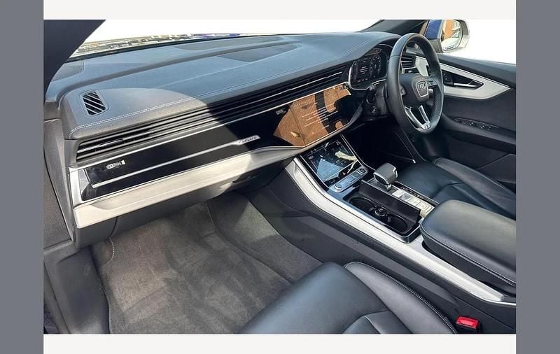 Used Audi Q8 Comfort 286 HP (210 kW) 2023 Blue SUV