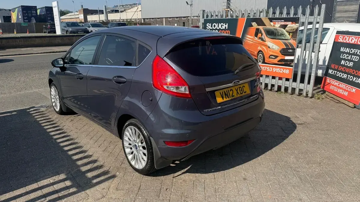 Used Ford Fiesta Titanium 96 HP (70 kW) 2012 Grey Hatchback