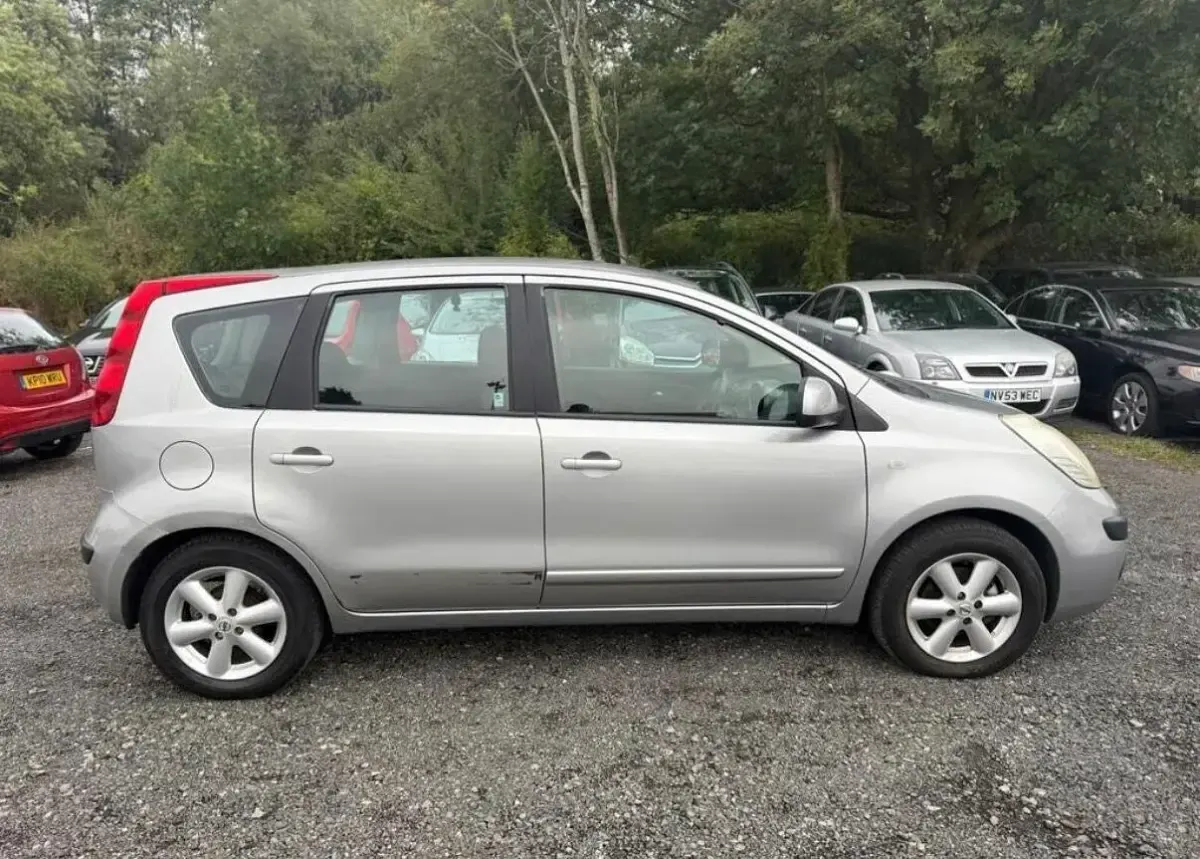 Used Nissan Note SE 109 HP (80 kW) 2006 Silver Hatchback