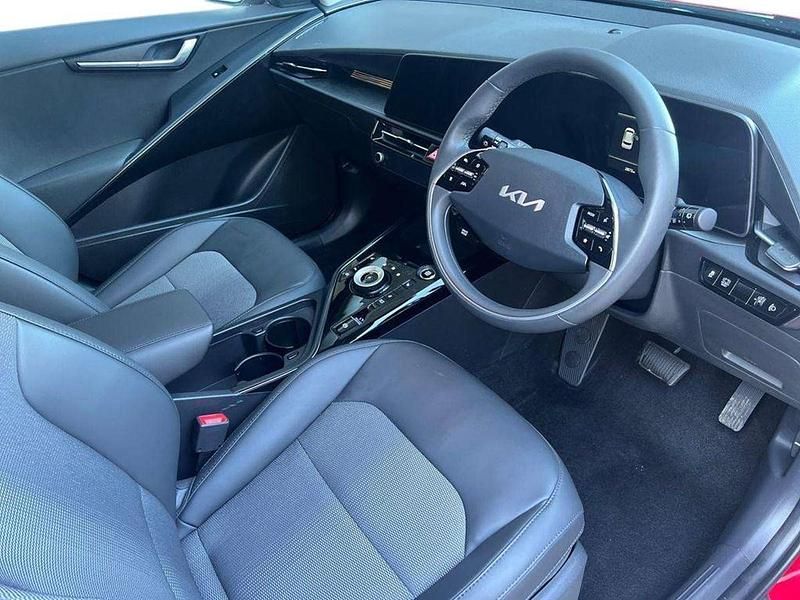 Gebraucht Kia Niro 2025 Rot SUV