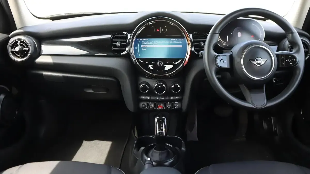 Used Mini Cooper Classic 134 HP (98 kW) 2023 Grey Hatchback