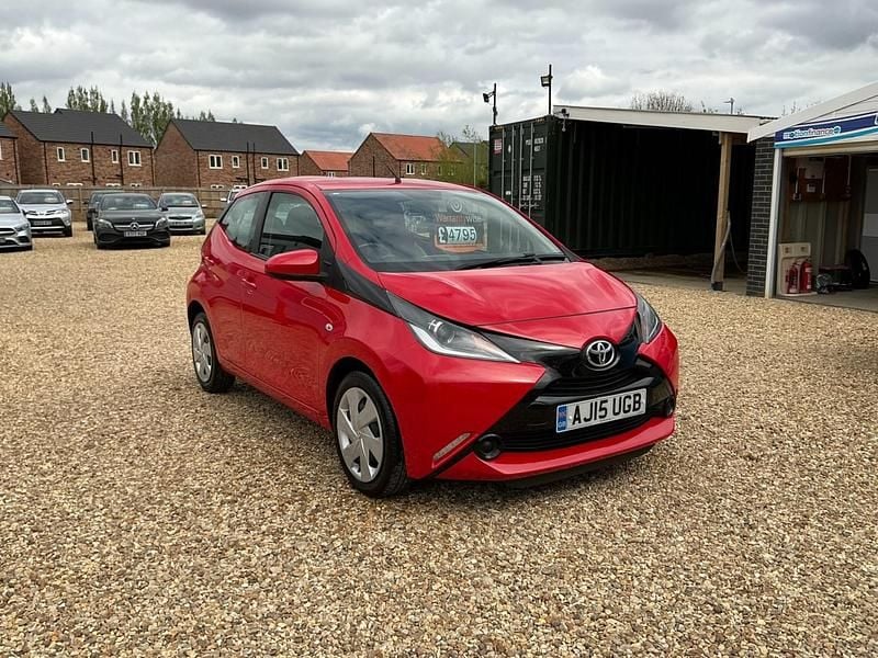 Red Used 2015 Toyota Aygo X-play Hatchback | £4,795 (Fair price) - Image 1/4