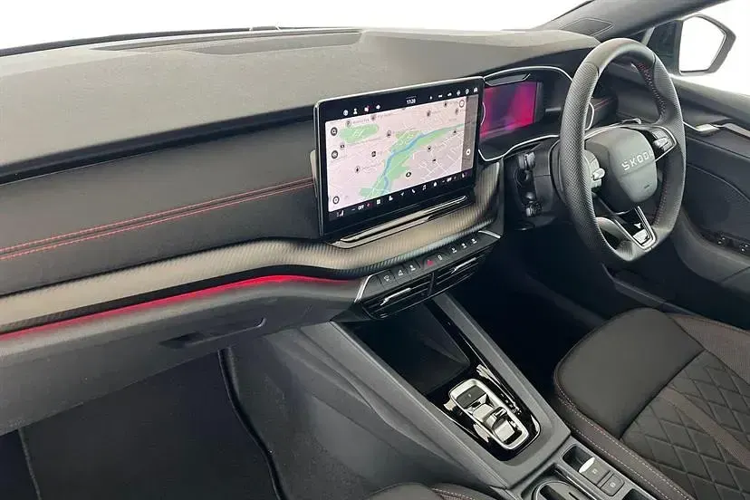 Novo Skoda Octavia vRS 265 HP (194 kW) 2026 Cinzento Carrinha