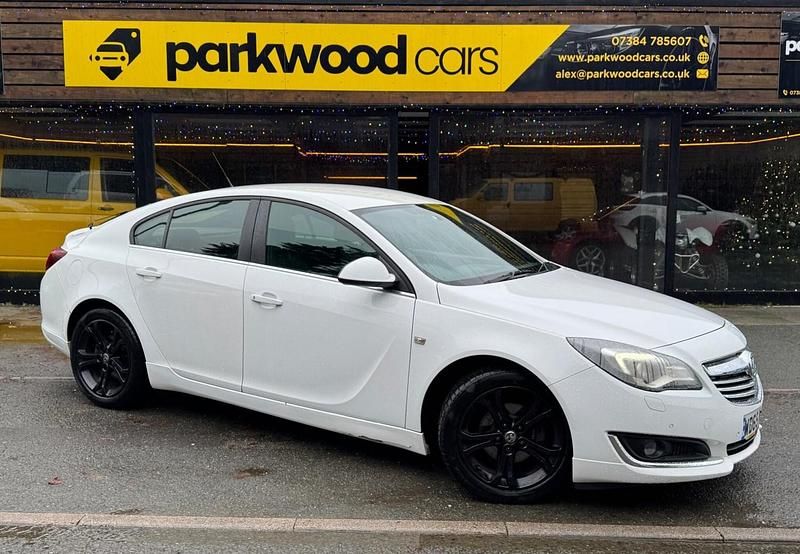 White Used 2016 Vauxhall Insignia Edition Hatchback | £4,995 (Fair price) - Image 1/4
