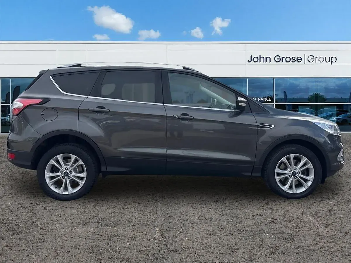 Used Ford Kuga Titanium 120 HP (88 kW) 2017 Grey SUV