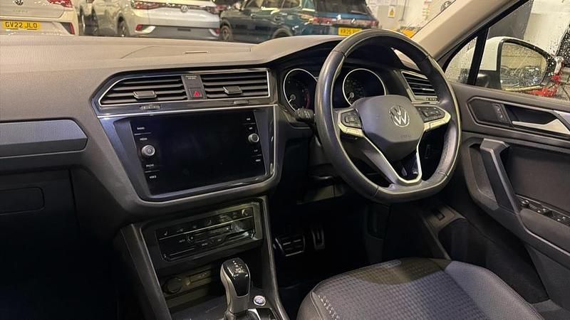 Used VW Tiguan Active 150 HP (110 kW) 2022 Pure white SUV