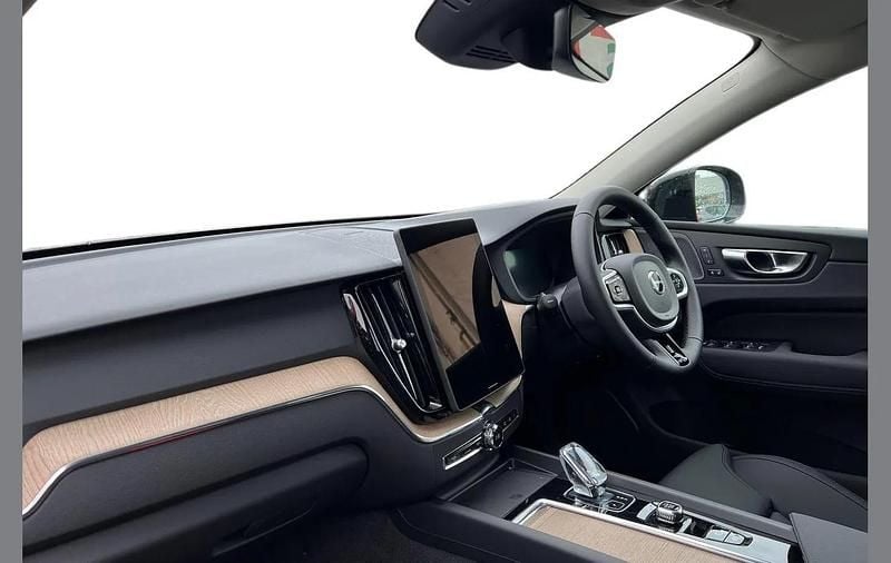 New Volvo XC60 Plus 344 HP (253 kW) 2026 Red SUV