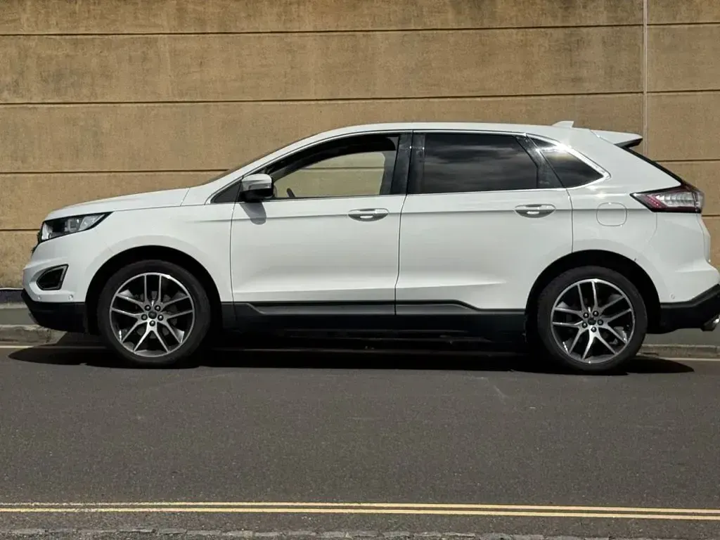 Used Ford Edge Titanium 210 HP (154 kW) 2017 White SUV