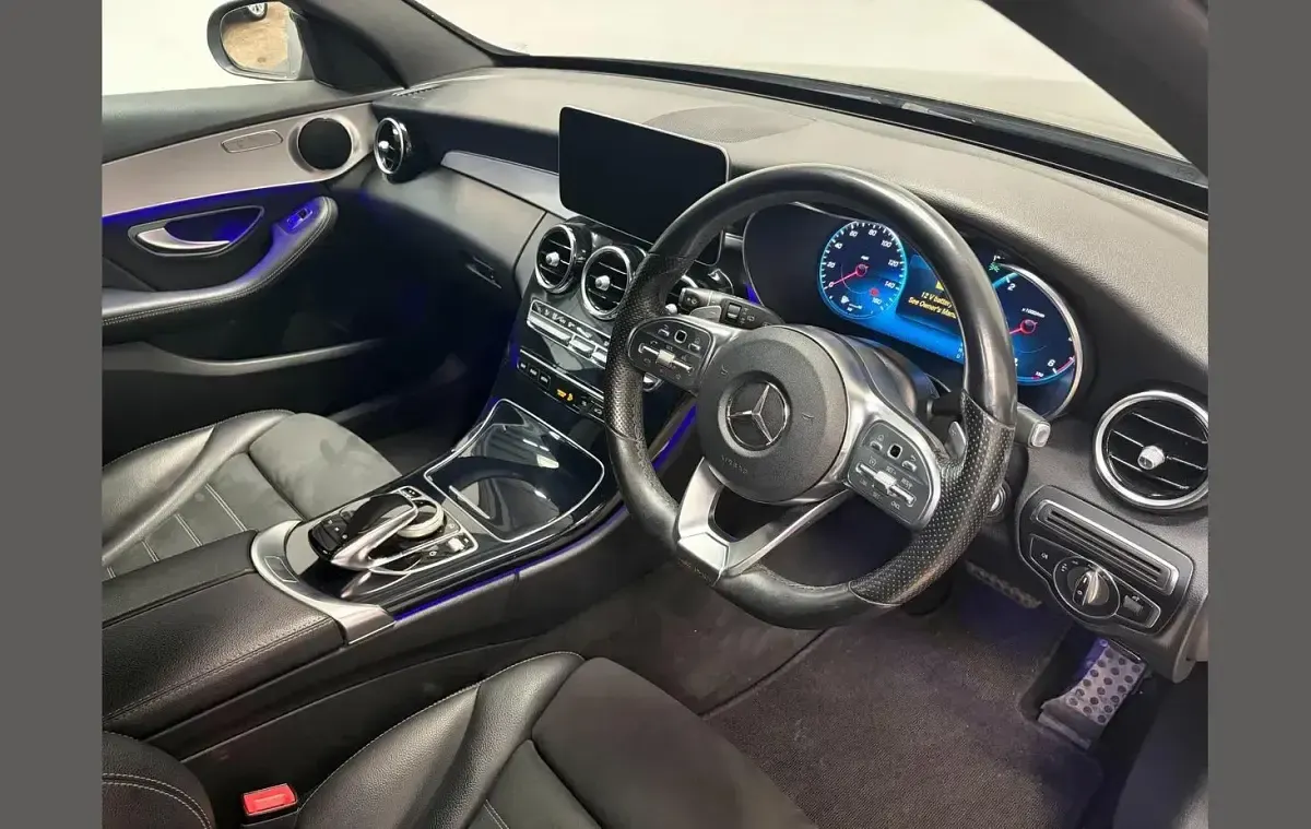 Usado Mercedes C220 AMG Line Premium 191 CV (140 kW) 2019 Negro Familiar