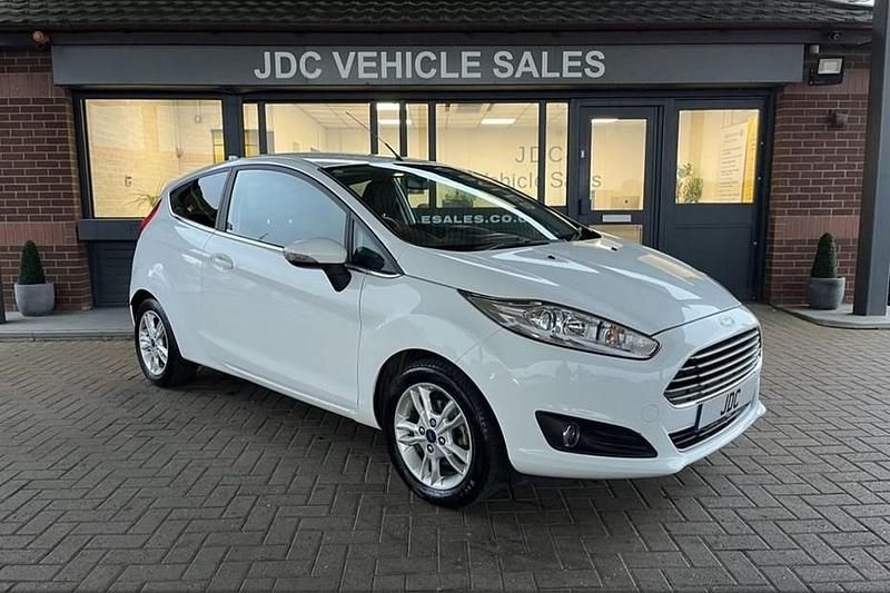 White Used 2016 Ford Fiesta Zetec Hatchback | £4,490 (Fair price) - Image 1/1