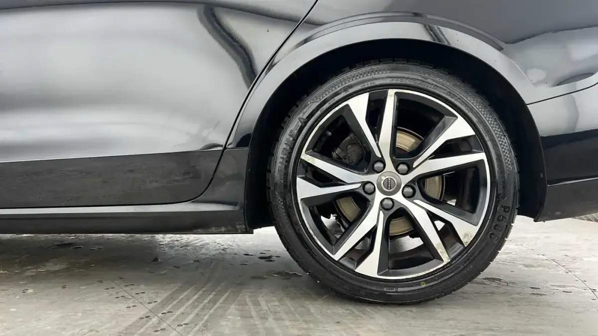 Used Volvo V60 R-Design 194 HP (142 kW) 2021 Estate