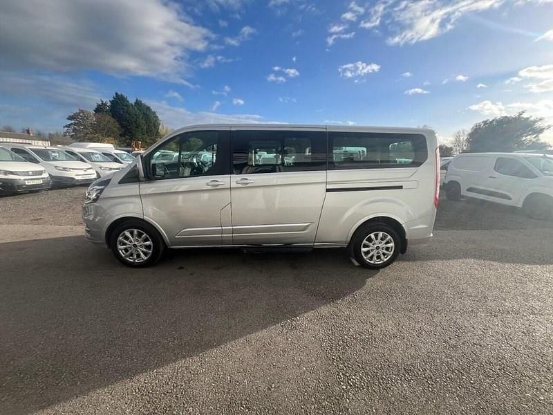 Used Ford Tourneo Custom Titanium 130 HP (95 kW) 2022 Silver Van