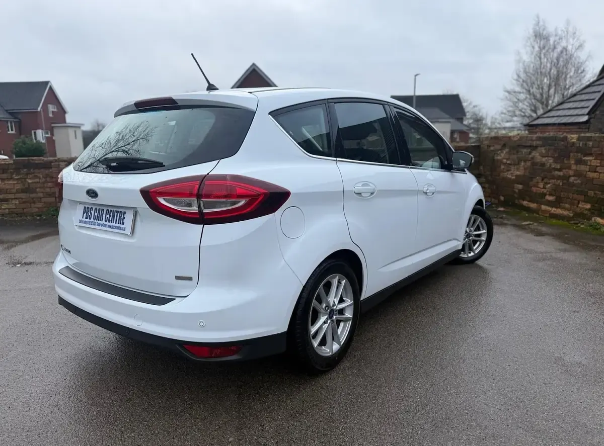 Used Ford C-MAX Zetec 2018 White MPV