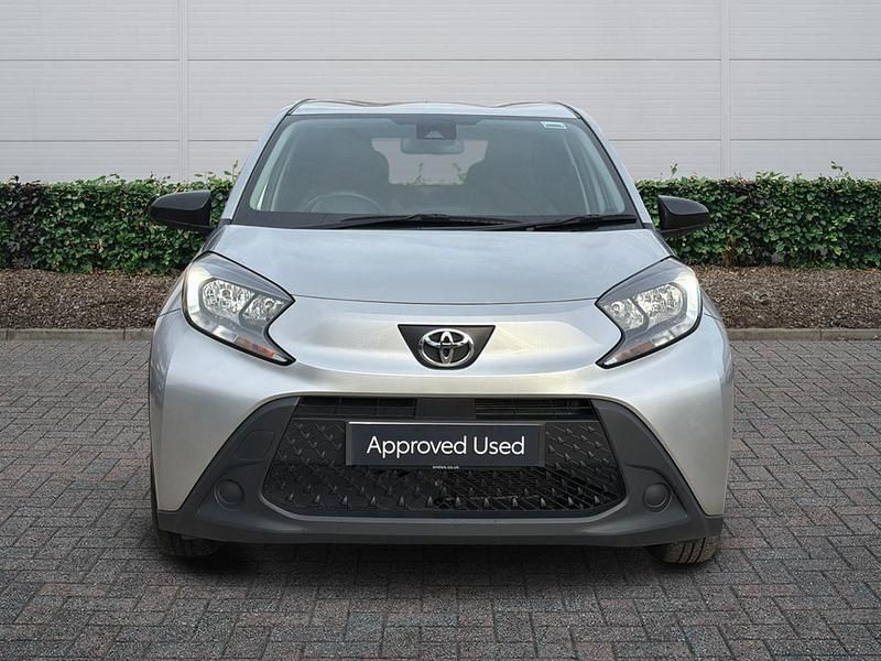 Used Toyota Aygo X PURE 72 HP (52 kW) 2022 Silver SUV