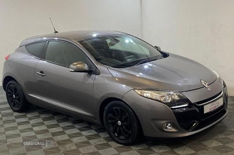 Used Renault Mégane III Dynamique 110 HP (80 kW) 2013 Coupe
