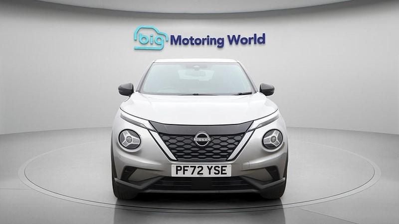 Used Nissan Juke N-Connecta 143 HP (105 kW) 2023 Silver SUV