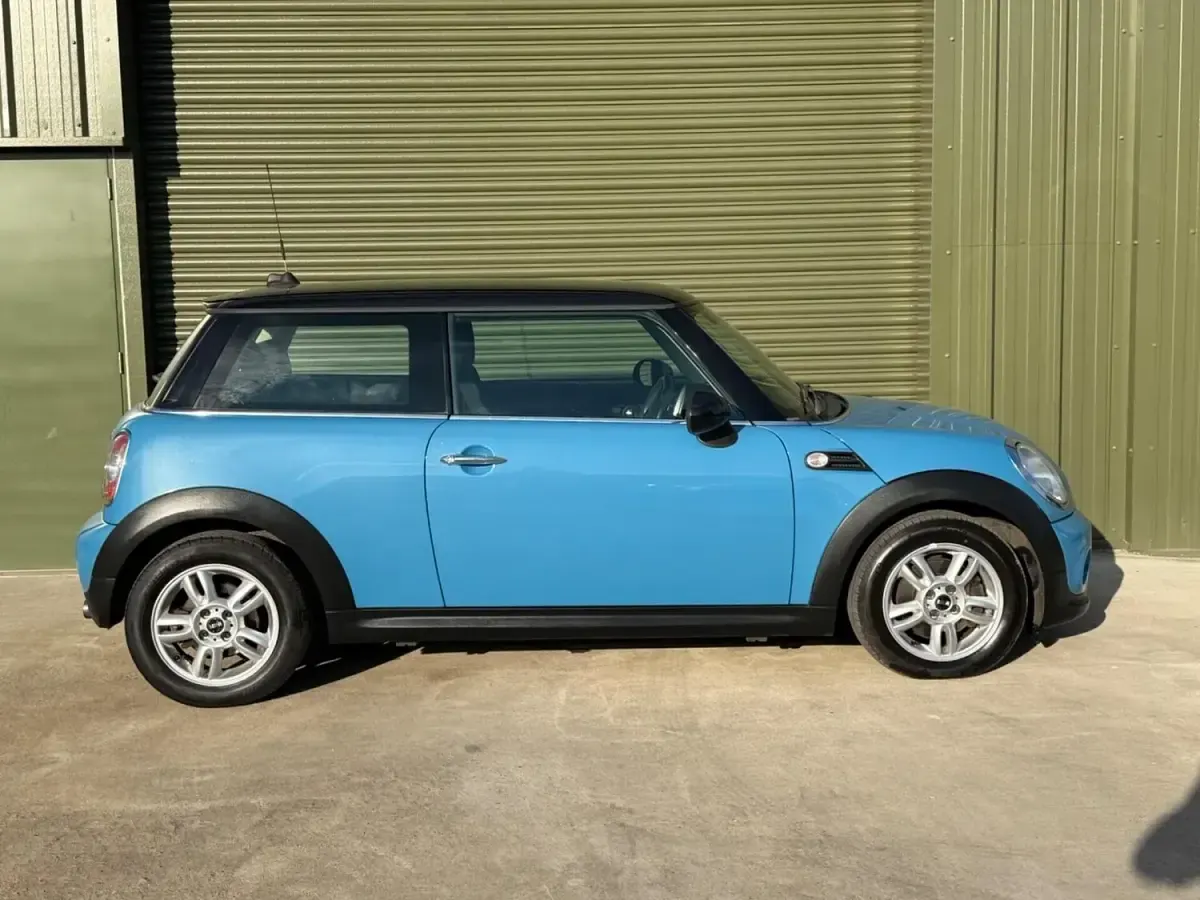 Used Mini Cooper Hatch 122 HP (89 kW) 2013 Blue Hatchback
