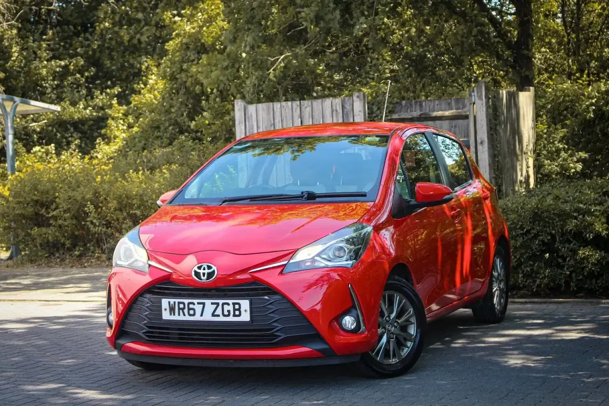 Used Toyota Yaris 2017 Red Hatchback