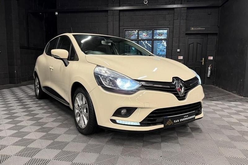 Used Renault Clio IV Dynamique 90 HP (66 kW) 2018 Cream Hatchback