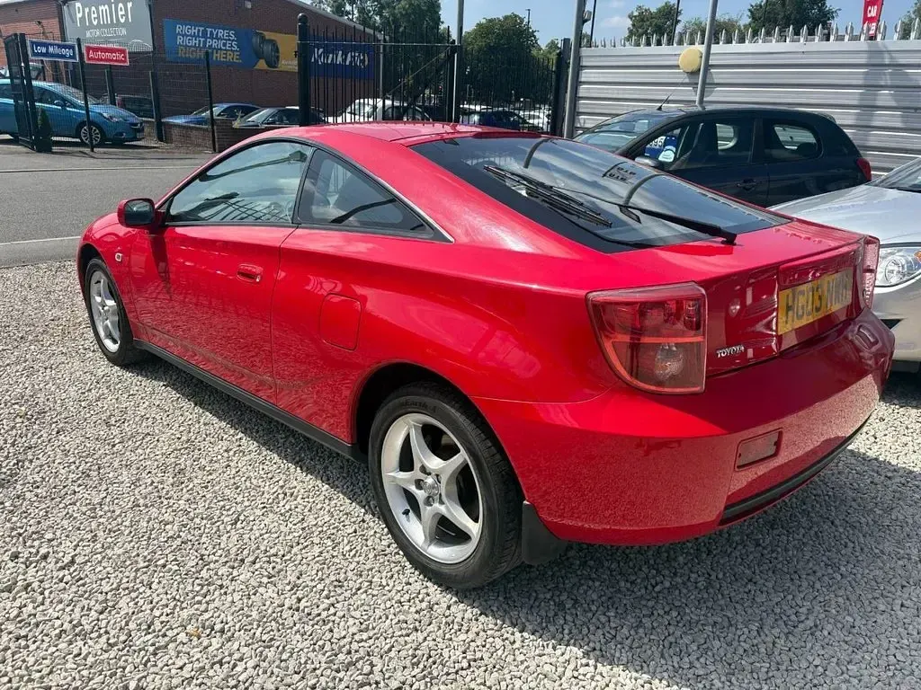 Used Toyota Celica 140 HP (102 kW) 2003 Red Coupe