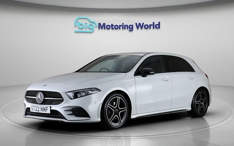 Used Mercedes A200 Executive 163 HP (119 kW) 2022 White Hatchback