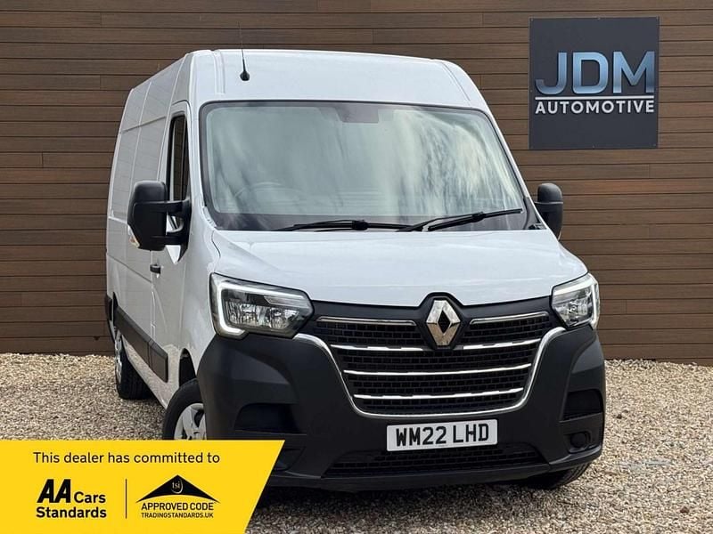 White Used 2022 Renault Master Business Van | £12,995 (Good price) - Image 1/3