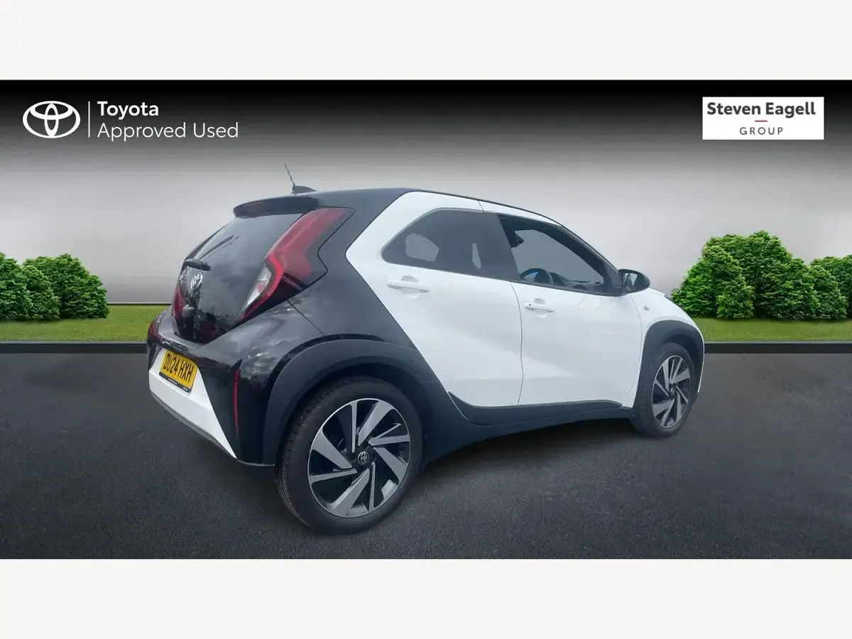 Used Toyota Aygo X 72 HP (52 kW) 2024 White SUV