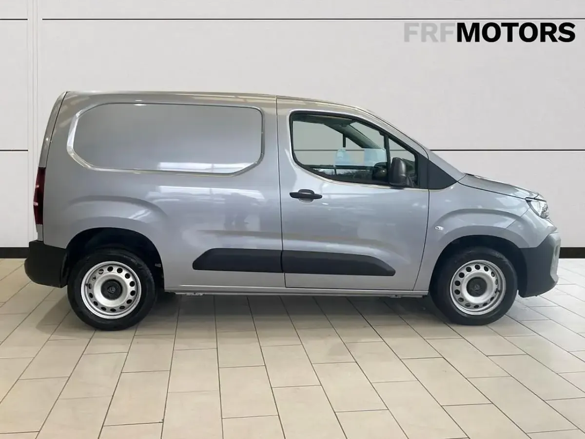 New Peugeot Partner S 131 HP (96 kW) 2025 Cumulus gry MPV