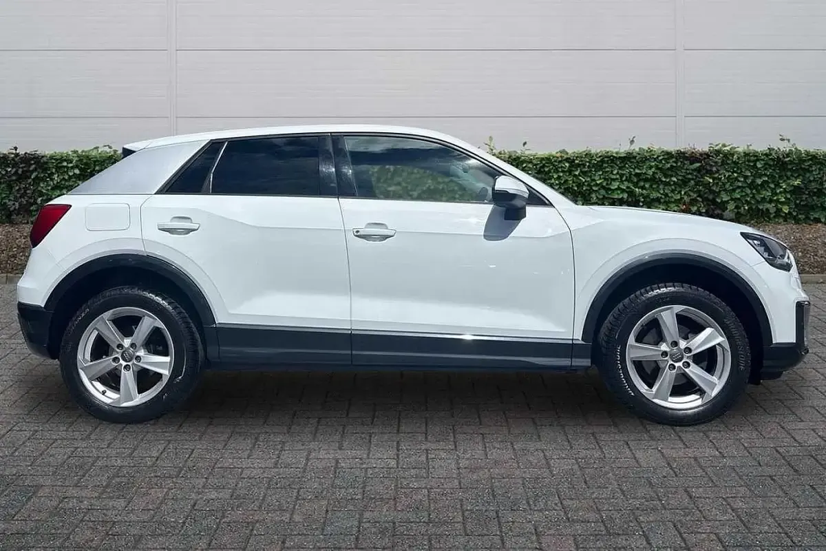 Used Audi Q2 Sport 116 HP (85 kW) 2019 White SUV