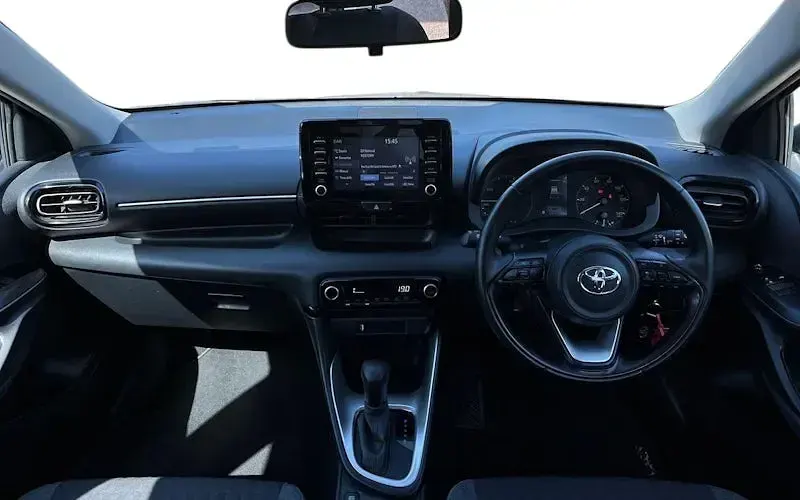 Used Toyota Yaris 116 HP (85 kW) 2024 White Hatchback