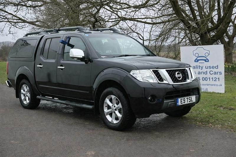 Used Nissan Navara Tekna 190 HP (139 kW) 2014 Black Pickup