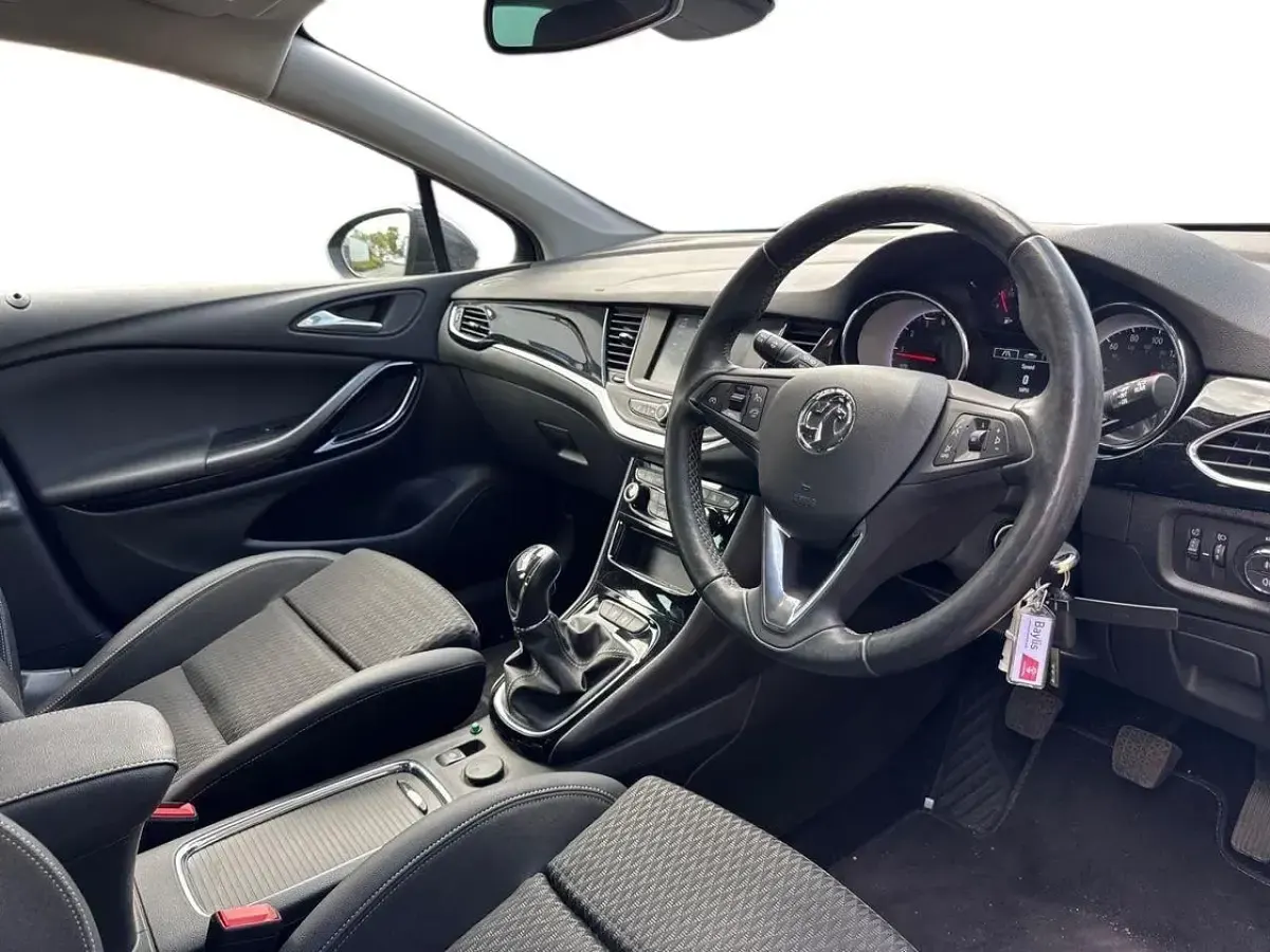 Used Vauxhall Astra S 148 HP (108 kW) 2019 Blue Hatchback