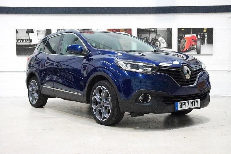 Blue Used 2017 Renault Kadjar Dynamique SUV | £9,488 (Fair price) - Image 1/4