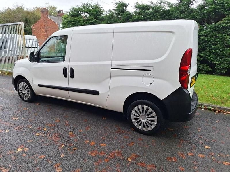 Used Fiat Doblò S 2021 White MPV