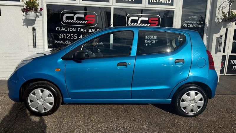 Used Suzuki Alto 67 HP (49 kW) 2014 Blue Hatchback