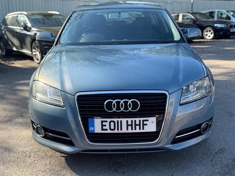 Używany Audi A3 2011 Niebieski Hatchback