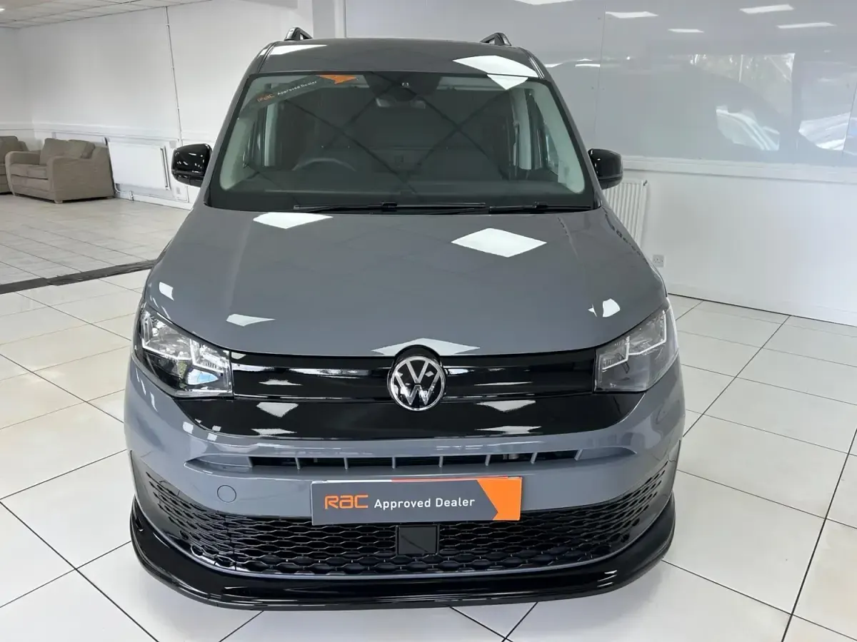 Używany VW Caddy Business 102 KM (75 kW) 2024 Szary Minivan