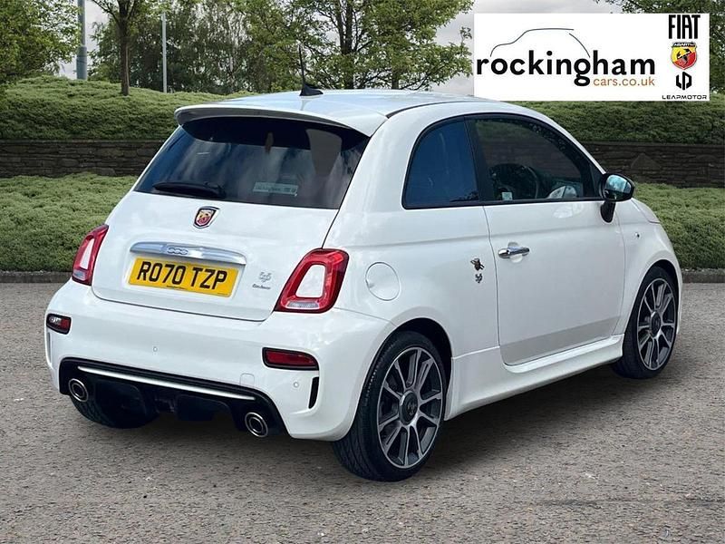 Begagnad Abarth 595 Turismo 165 HK (121 kW) 2020 Vit Halvkombi