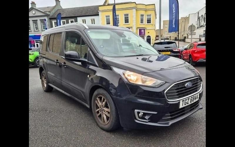 Used Ford Tourneo Titanium 120 HP (88 kW) 2021 Black Estate