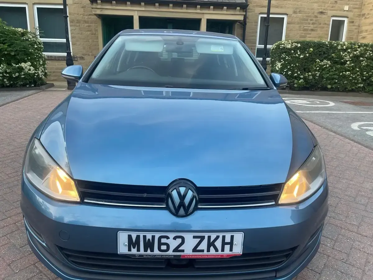 Used VW Golf VII SE 122 HP (89 kW) 2013 Blue Hatchback