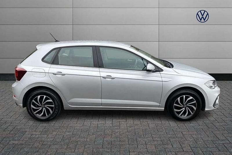 Used VW Polo Life 95 HP (69 kW) 2023 Silver Hatchback