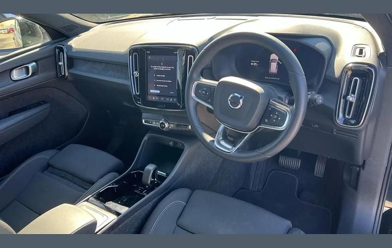 Used Volvo XC40 Core 169 kW (231 HP) 2023 Black SUV