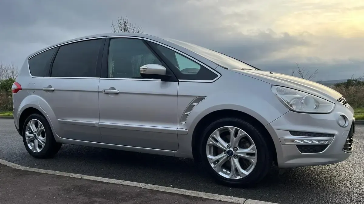 Used Ford S-MAX Titanium 2014 Silver MPV